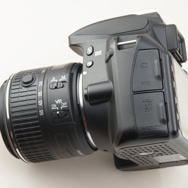 Nikon(ニコン)の1550ショット★ Nikon D3300 高画質一眼レフ スマホ/家電/カメラのカメラ(デジタル一眼)の商品写真