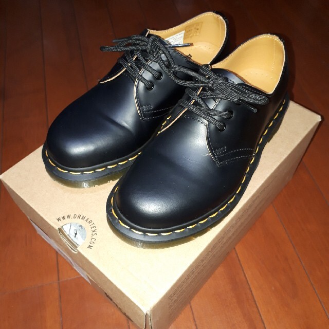 Dr.Martens(ドクターマーチン)の★値下げ★新品同様★ドクターマーチン　3ホールブーツ　ブラック　本革レザー レディースの靴/シューズ(ブーツ)の商品写真