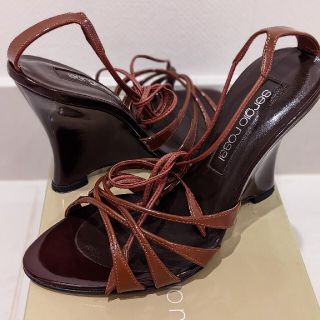 セルジオロッシ(Sergio Rossi)の90％OFF【美品】　sergio　rossi　ウエッジサンダル　茶(サンダル)