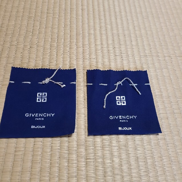 GIVENCHY(ジバンシィ)のGIVENCHY 巾着袋① レディースのバッグ(ショップ袋)の商品写真