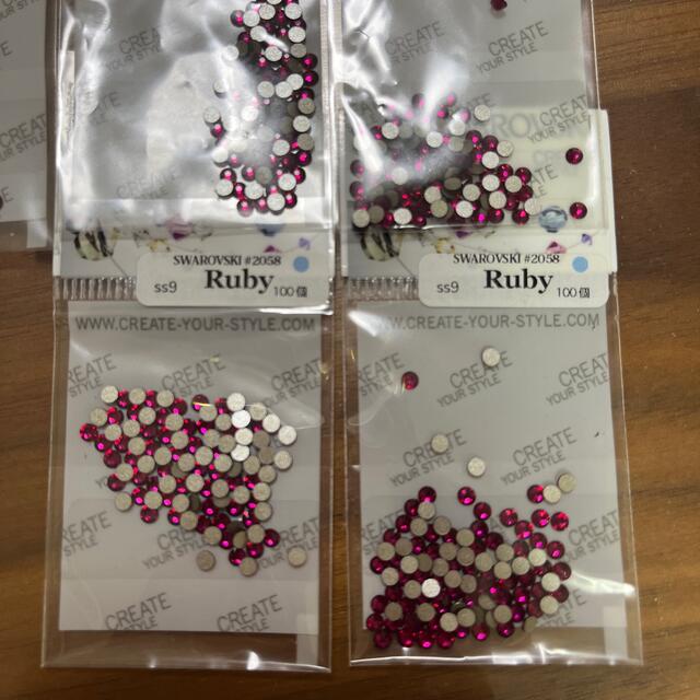 SWAROVSKI(スワロフスキー)のお値下 スワロフスキーSWAROVSKI ♯2058 Ruby ルビー ss9  コスメ/美容のネイル(デコパーツ)の商品写真