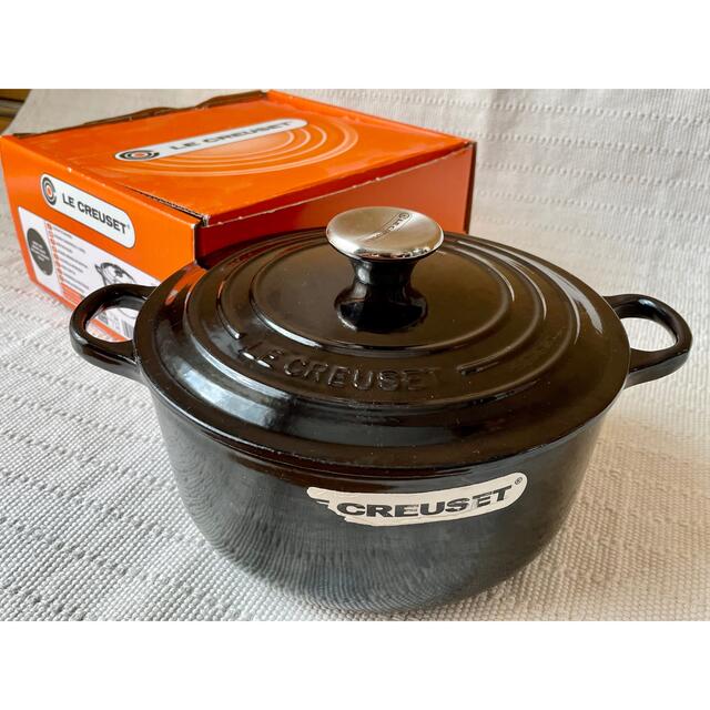 LE CREUSET(ルクルーゼ)のル クルーゼ ココットロンド 20cm 黒 両手鍋 インテリア/住まい/日用品のキッチン/食器(鍋/フライパン)の商品写真