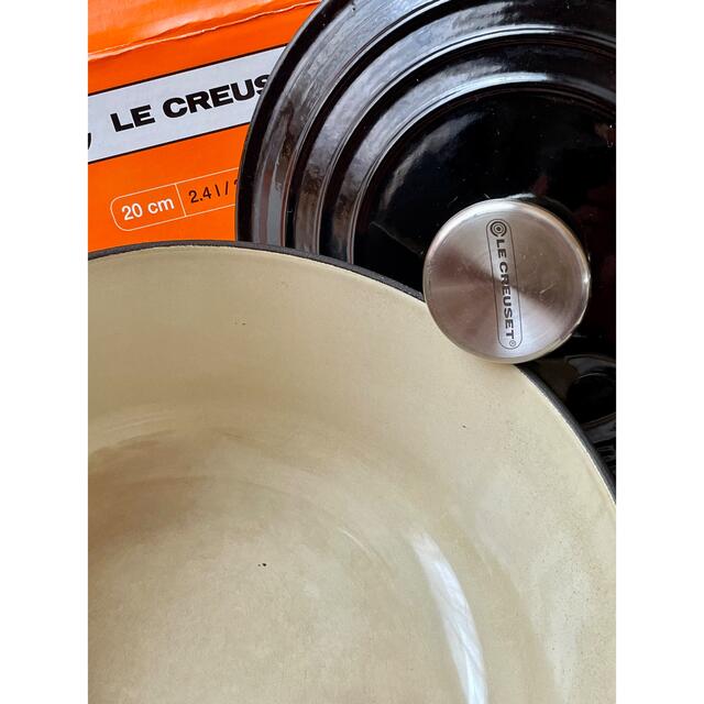 LE CREUSET(ルクルーゼ)のル クルーゼ ココットロンド 20cm 黒 両手鍋 インテリア/住まい/日用品のキッチン/食器(鍋/フライパン)の商品写真