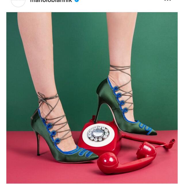 MANOLO BLAHNIK(マノロブラニク)のMANOLO BLAHNIK フラットパンプス レディースの靴/シューズ(ハイヒール/パンプス)の商品写真