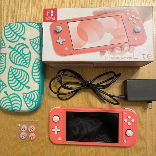 Nintendo Switch(ニンテンドースイッチ)のスイッチライト　コーラルピンク エンタメ/ホビーのゲームソフト/ゲーム機本体(携帯用ゲーム機本体)の商品写真