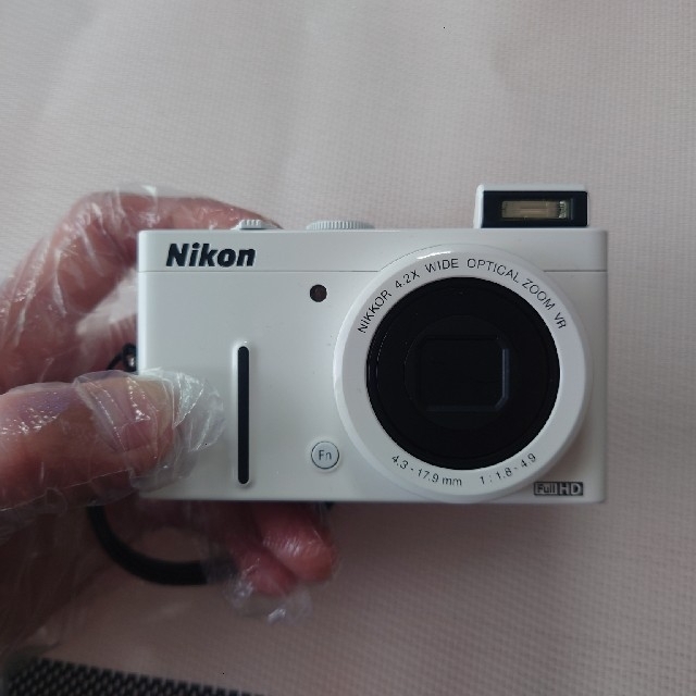 Nikon(ニコン)のNikon ニコン クールピクス P310 ホワイト コンパクトデジタルカメラ スマホ/家電/カメラのカメラ(コンパクトデジタルカメラ)の商品写真