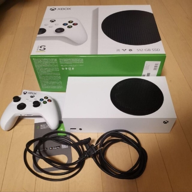 Xbox(エックスボックス)のXbox Series S　本体 エンタメ/ホビーのゲームソフト/ゲーム機本体(家庭用ゲーム機本体)の商品写真