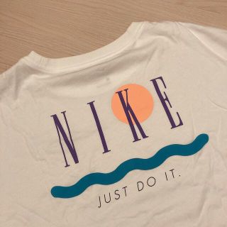 ナイキ(NIKE)のNIKE tシャツ(Tシャツ(半袖/袖なし))