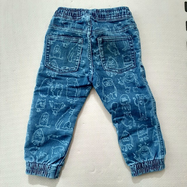 babyGAP(ベビーギャップ)のbabyGAP　ジーンズ　95　男の子 キッズ/ベビー/マタニティのキッズ服男の子用(90cm~)(パンツ/スパッツ)の商品写真