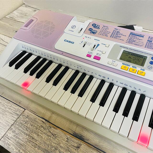 CASIO(カシオ)の美品　CASIO 光ナビゲーションキーボード LK-103　61鍵盤 楽器の鍵盤楽器(キーボード/シンセサイザー)の商品写真