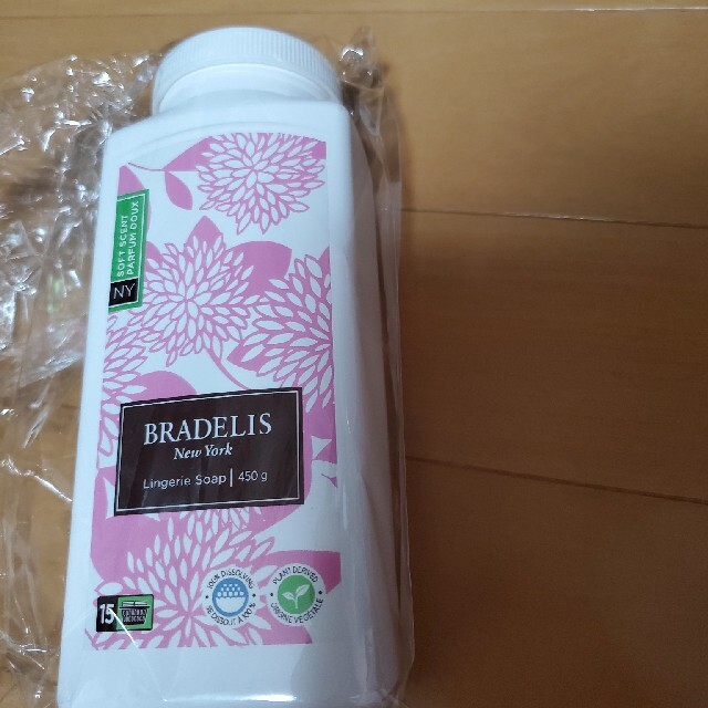 BRADELIS New York(ブラデリスニューヨーク)の新品ブラデリスニューヨーク フォーエバーニュー 下着洗濯用粉洗剤カナダ製450g インテリア/住まい/日用品の日用品/生活雑貨/旅行(洗剤/柔軟剤)の商品写真