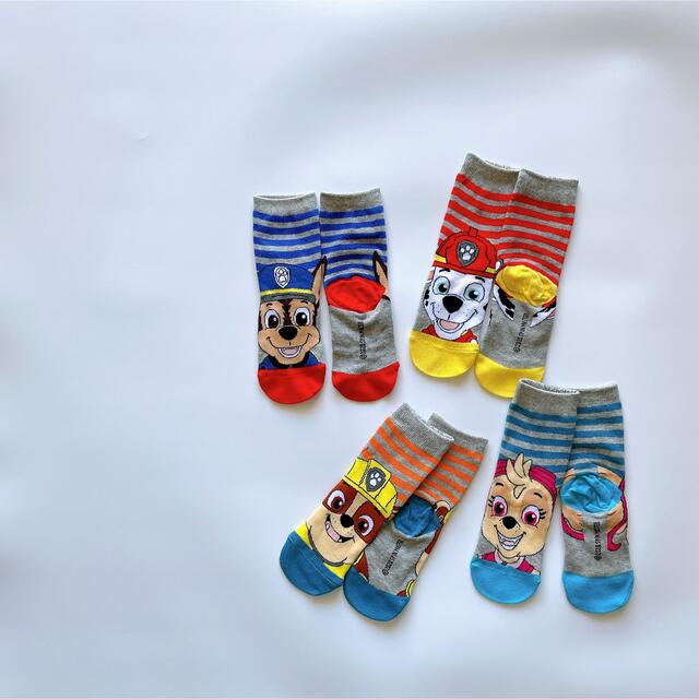 Takara Tomy(タカラトミー)の【即納】PAW Patrol stripe socks 4pc uk6-8.5 キッズ/ベビー/マタニティのこども用ファッション小物(靴下/タイツ)の商品写真