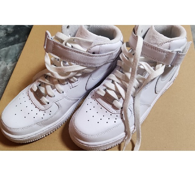 AIRFORCEWHITE1NIKE　AIR FORCE1MID 白 24センチ