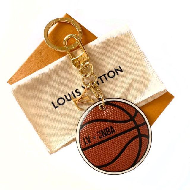 VUITTON NBAコラボ キーホルダー 『4年保証』