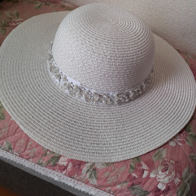 EmiriaWiz(エミリアウィズ)の最終値下げEmiriawiz ビジュー ハット ホワイト　帽子 レディースの帽子(ハット)の商品写真