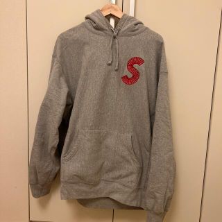 シュプリーム(Supreme)のシュプリーム(パーカー)