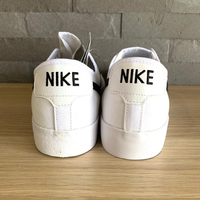 NIKE(ナイキ)の★新品28cm★ NIKE SB BLZR Court Skate Shoe 白 スポーツ/アウトドアのスポーツ/アウトドア その他(スケートボード)の商品写真