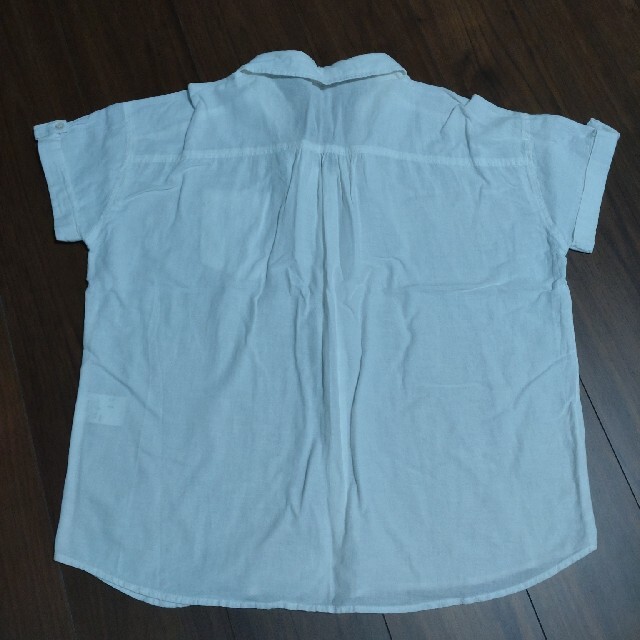 しまむら(シマムラ)の白　シャツ　M レディースのトップス(シャツ/ブラウス(半袖/袖なし))の商品写真