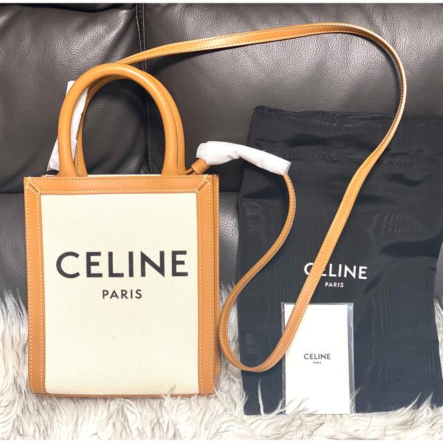 celine(セリーヌ)の専用　CELINE MINI VERTICAL CABAS IN CANVAS レディースのバッグ(ショルダーバッグ)の商品写真