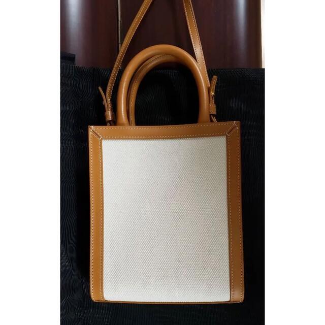 celine(セリーヌ)の専用　CELINE MINI VERTICAL CABAS IN CANVAS レディースのバッグ(ショルダーバッグ)の商品写真