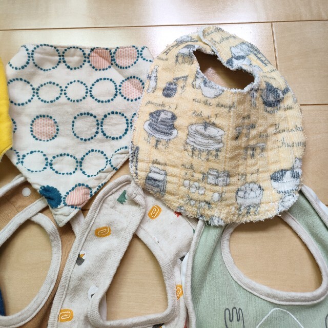 SHIPS(シップス)のmickey様専用　　　SHIPS　BREEZE　ベビースタイ　まとめ売り キッズ/ベビー/マタニティのこども用ファッション小物(ベビースタイ/よだれかけ)の商品写真