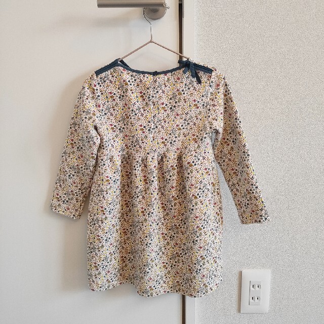 ZARA KIDS(ザラキッズ)のザラベイビー　ボタニカルワンピース　花柄　100　zarababy ZARA キッズ/ベビー/マタニティのキッズ服女の子用(90cm~)(ワンピース)の商品写真