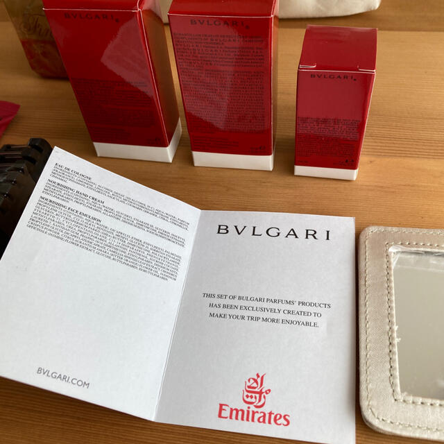 BVLGARI(ブルガリ)のエミレーツ航空　ポーチ　ブルガリ レディースのファッション小物(ポーチ)の商品写真