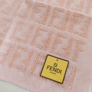 フェンディ(FENDI)の新品未使用　FENDIタオルハンカチ(ハンカチ)
