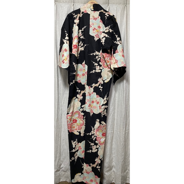 TSUMORI CHISATO(ツモリチサト)のツモリチサト古典柄浴衣 ブラック レトロ 梅 花柄 レディースの水着/浴衣(浴衣)の商品写真