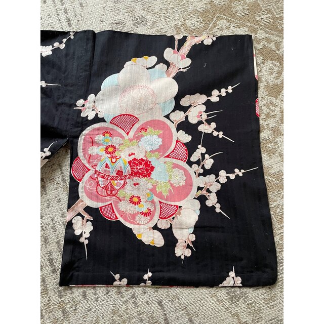 TSUMORI CHISATO(ツモリチサト)のツモリチサト古典柄浴衣 ブラック レトロ 梅 花柄 レディースの水着/浴衣(浴衣)の商品写真