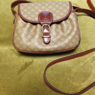 セリーヌ(celine)の難あり☆セリーヌ斜めがけポシェット＞_＜(ショルダーバッグ)