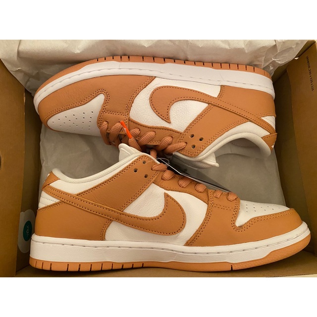 NIKE(ナイキ)のNike SB Dunk Low Pro ISO Light Cognac  メンズの靴/シューズ(スニーカー)の商品写真