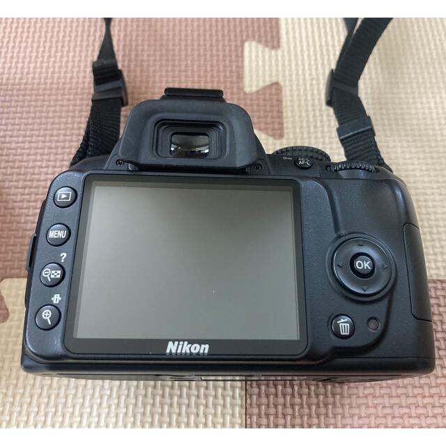 Nikon D3000 本体 ＋ 18-200mmレンズ 4