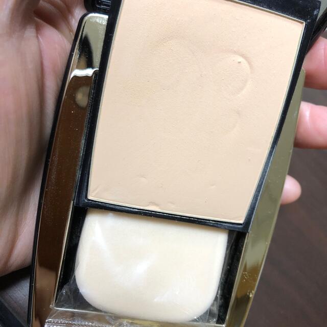 GUERLAIN(ゲラン)のゲラン　パリュールゴールド　コンパクト　01 コスメ/美容のベースメイク/化粧品(ファンデーション)の商品写真