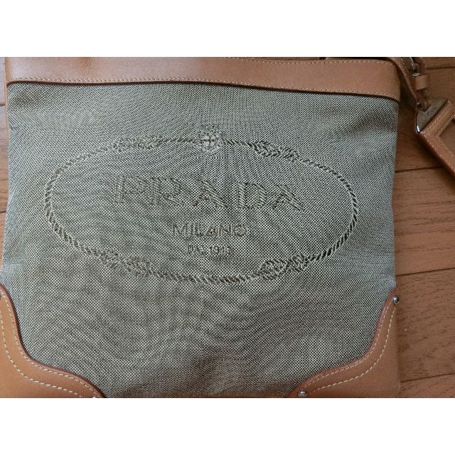 PRADA(プラダ)のＰＲＡＤＡ ハンドメイド ショルダーバッグ　ポシェット レディースのバッグ(ショルダーバッグ)の商品写真