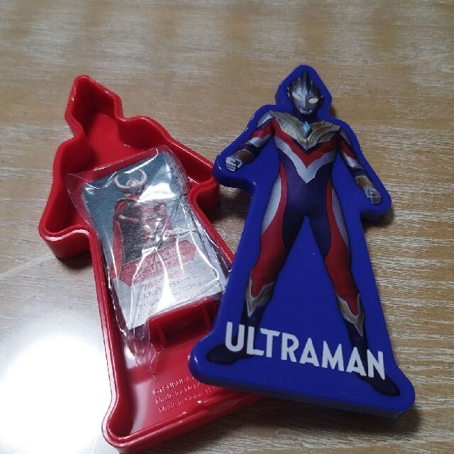 【新品未使用!】ハッピーセット　ウルトラマン　2種セット✩ エンタメ/ホビーのおもちゃ/ぬいぐるみ(キャラクターグッズ)の商品写真