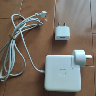 マック(Mac (Apple))の純正 MacBook 電源ケーブル と USBアダプター　オーストラリア(PC周辺機器)