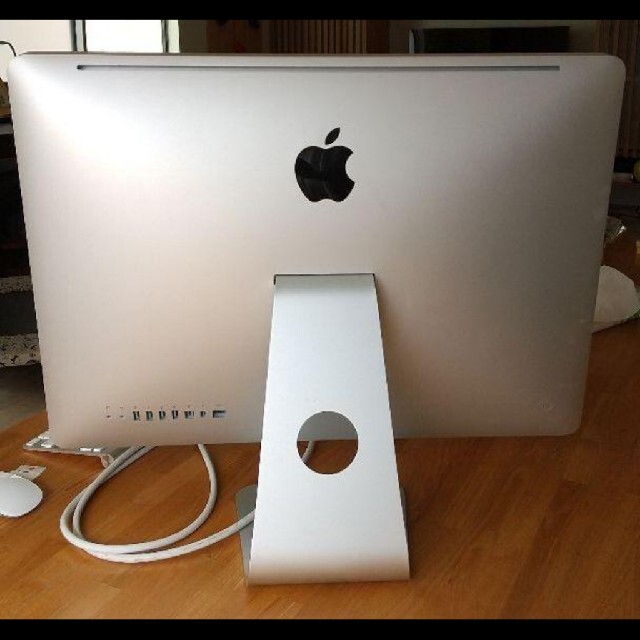 Apple(アップル)のAPPLE iMac  2011年製21.5インチ スマホ/家電/カメラのPC/タブレット(デスクトップ型PC)の商品写真
