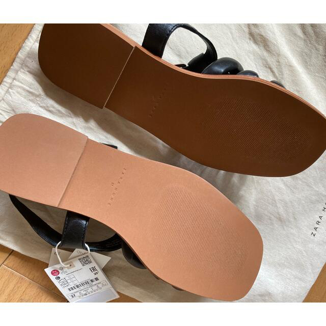 ZARA HOME(ザラホーム)のZARA HOME グルカサンダル　羊皮100% ブラック レディースの靴/シューズ(サンダル)の商品写真