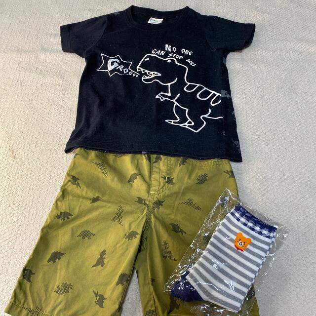 mikihouse(ミキハウス)の恐竜Tシャツ&ショートパンツセット キッズ/ベビー/マタニティのキッズ服男の子用(90cm~)(Tシャツ/カットソー)の商品写真