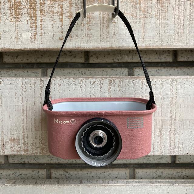 Nicon☺︎ カメラ風リメ缶（アンティークローズ×クリーム） ハンドメイドのフラワー/ガーデン(その他)の商品写真
