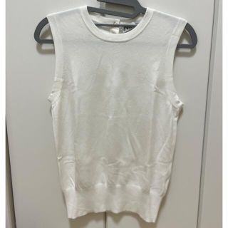 ザラ(ZARA)のZARA ボタン付きニットトップス(シャツ/ブラウス(半袖/袖なし))