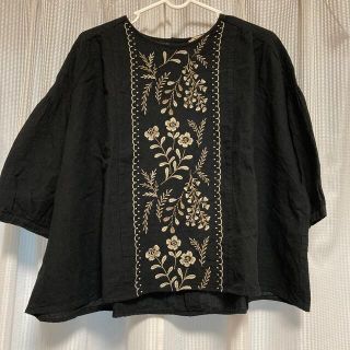 サマンサモスモス(SM2)のサマンサモスモス　夏のお花とスカラップ刺繍ブラウス(シャツ/ブラウス(長袖/七分))