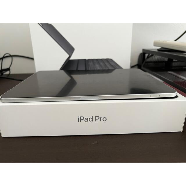 iPad(アイパッド)のiPad Pro 11inch 512gb キーボードセット スマホ/家電/カメラのPC/タブレット(タブレット)の商品写真