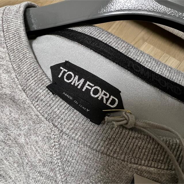 TOM FORD(トムフォード)の新品タグ付き【トム フォード】レディース　ロゴスエット レディースのトップス(トレーナー/スウェット)の商品写真