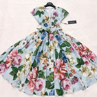 ドルチェアンドガッバーナ(DOLCE&GABBANA)の【ご専用出品⭐︎】定価25万　フローラル　ミディ丈ワンピース　38(ひざ丈ワンピース)