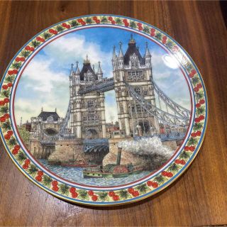 ロイヤルウースター　ロンドン　絵皿  Sue Scullard(食器)