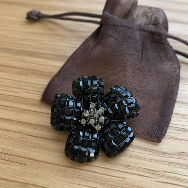 ♡極美品♡ FOXEY お花 ブローチ フラワー BROOCH FLEUR 黒 お買い得
