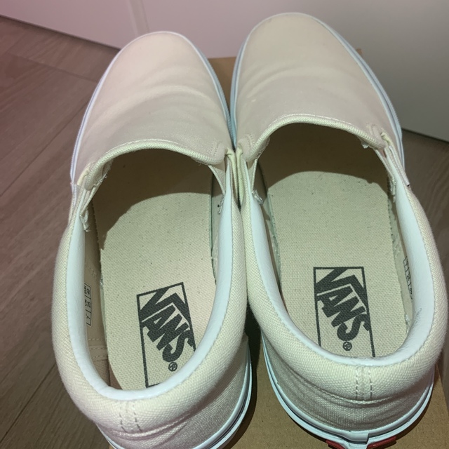 VANS(ヴァンズ)のvans バンズ　ヴァンズ　スリッポン　V98CLA ナチュラル　白色 メンズの靴/シューズ(スリッポン/モカシン)の商品写真