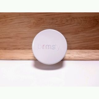 スリー(THREE)の専用ページ rms beauty ルミナイザー(フェイスカラー)